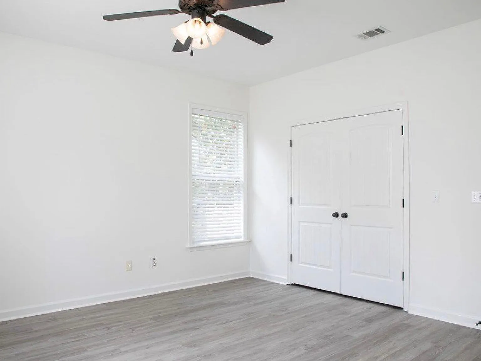 3 bed, 1428 sqft, $2,200 — Photo 4