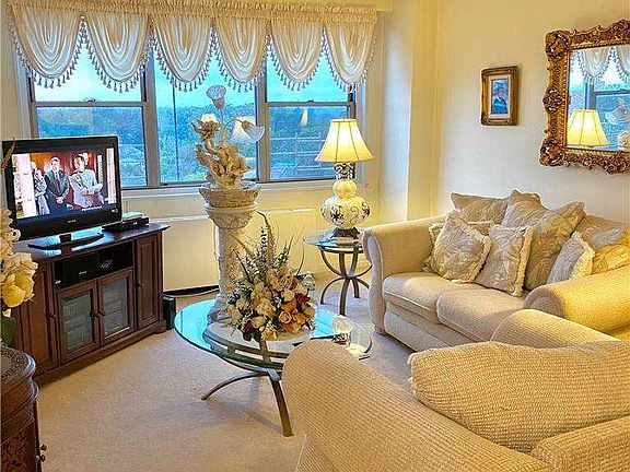 2nd image of 17520 Wexford Ter APT 15J