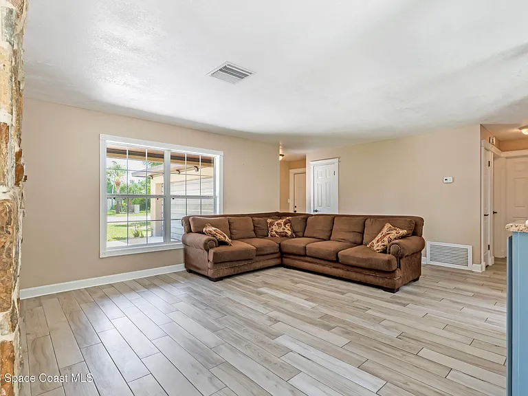 317 Surf Dr — Photo 17