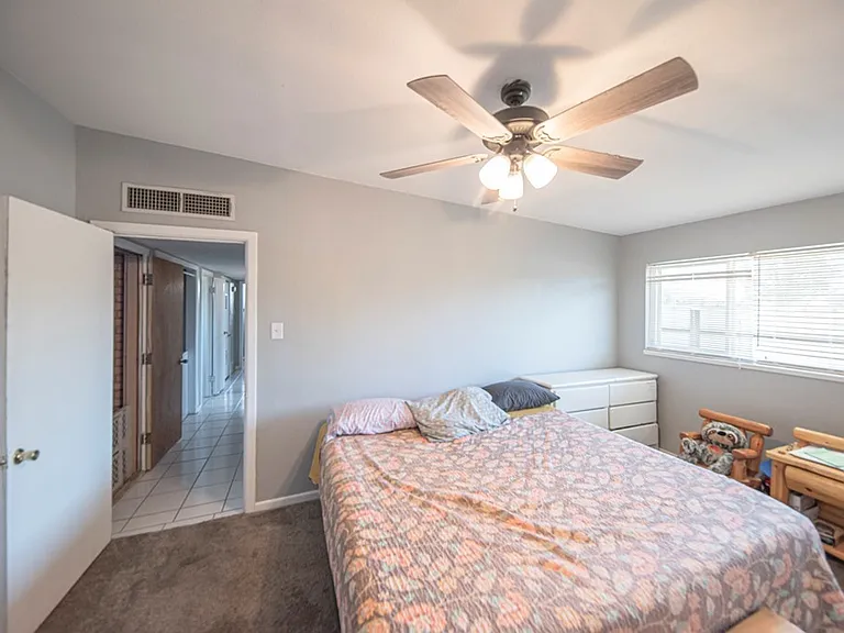 2901 Nabors Ln — Photo 16