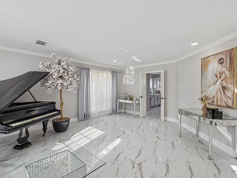 11306 Avon Pl — Photo 4