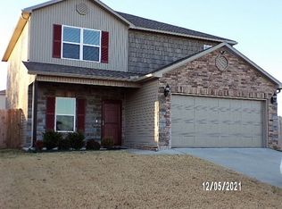 200 E Dyke Rd, Rogers, AR 72758