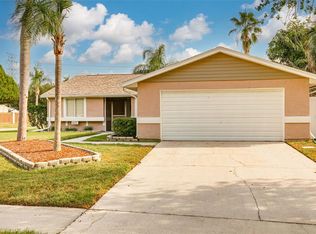 627 Bay Lake Trl, Oldsmar, FL 34677