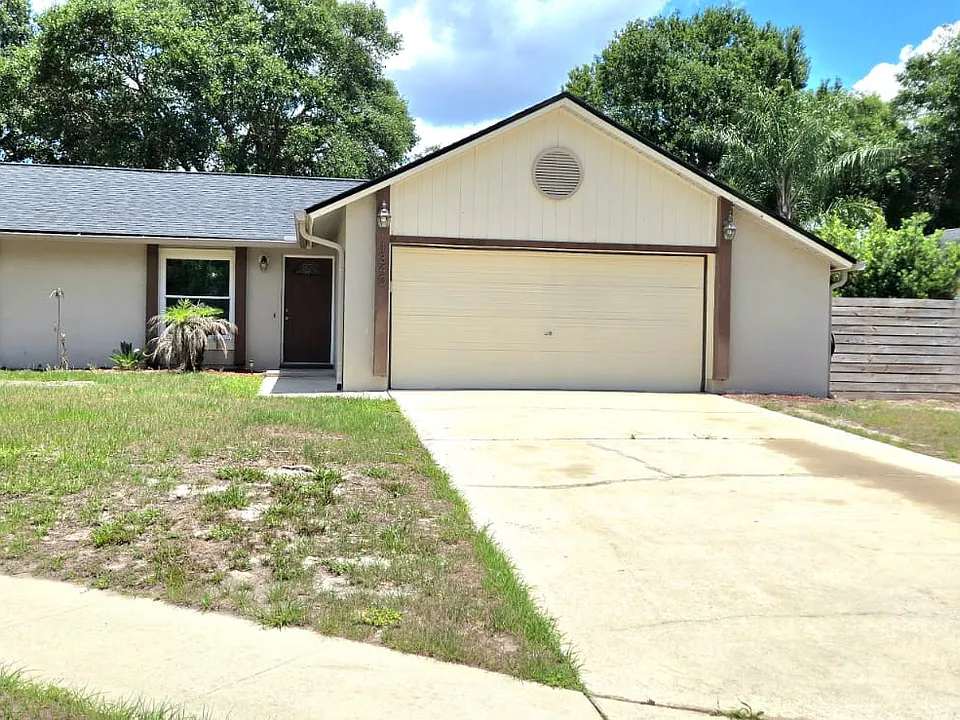 1340 Paradise Ln