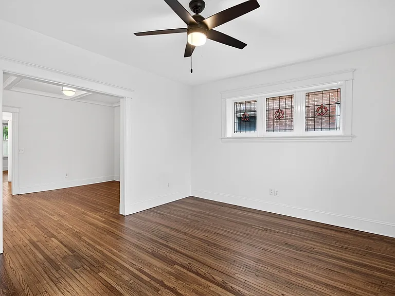 5744 Pershing Ave #1E — Photo 10