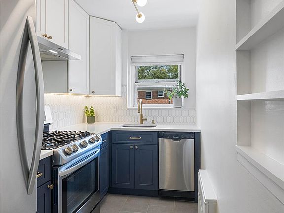 4th image of 183 Drake Avenue #1K