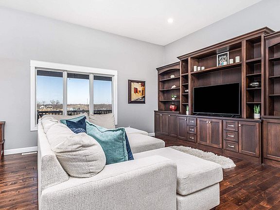 4th image of 2055 Creek Wood Dr