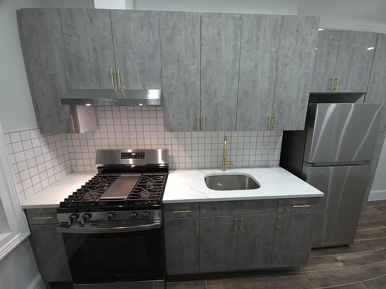 Canarsie Rd — Photo 1