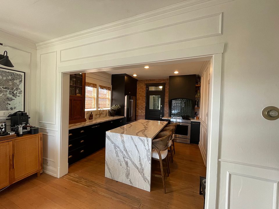 1st image of 84 W Apricot Ave
