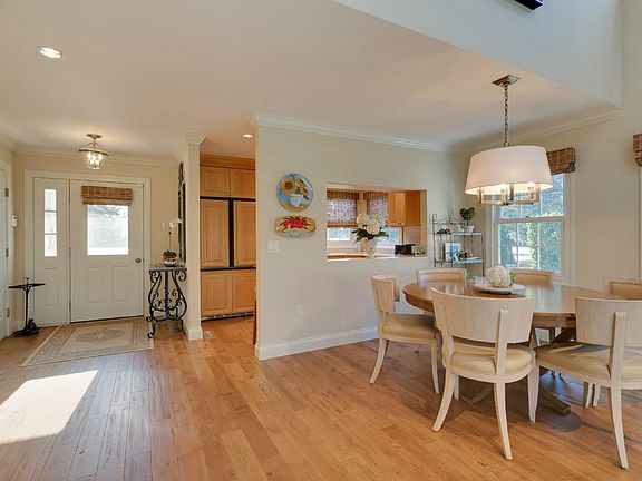 5th image of 17 Brittany Ln