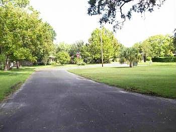 2nd image of 2922 Parkland Ct