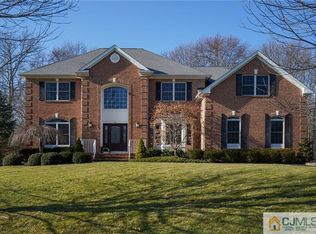 8 Legends Dr, Monroe Township, NJ 08831