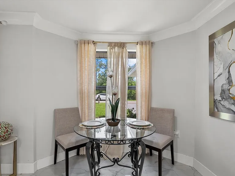 440 Glengary Cir — Photo 14