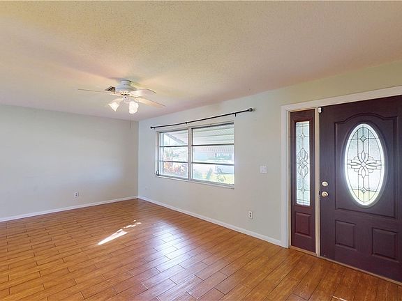3rd image of 3819 SE 12th Ave