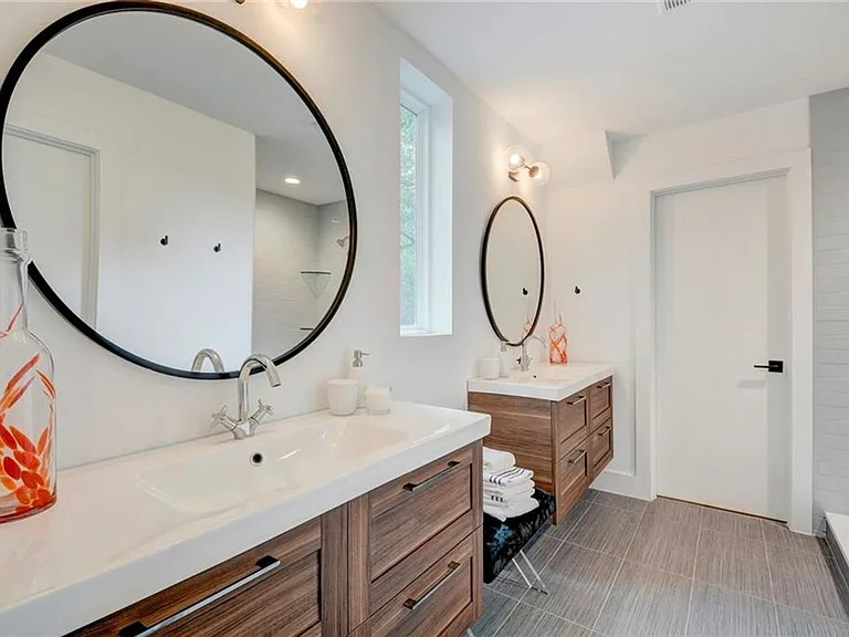 1107 Estes Ave #1 — Photo 14