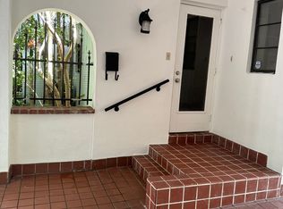 5390 Sunset Dr, Miami, FL 33143