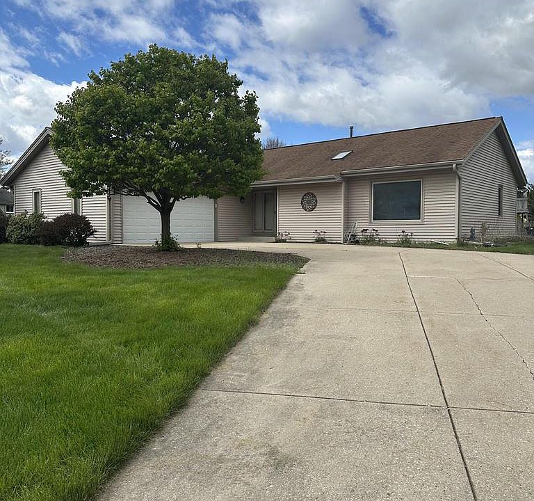 1st image of W224N2761 Stonewood COURT