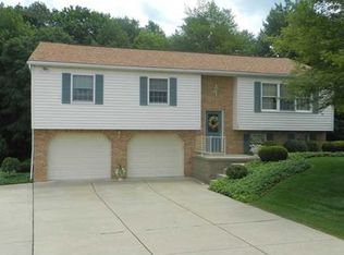 140 Lawnview Dr, Freedom, PA 15042