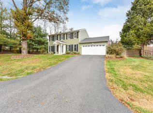 2600 Seskey Glen Ct, Herndon, VA 20171