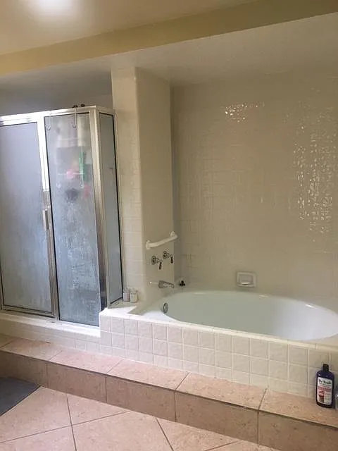 3 bed, 2.5 bath, 2450 sqft, $5,590 — Photo 4