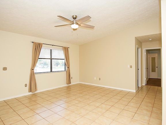 5th image of 5718 Balsam Dr