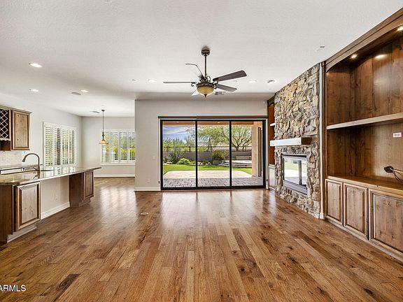 5th image of 18527 N 97TH Way