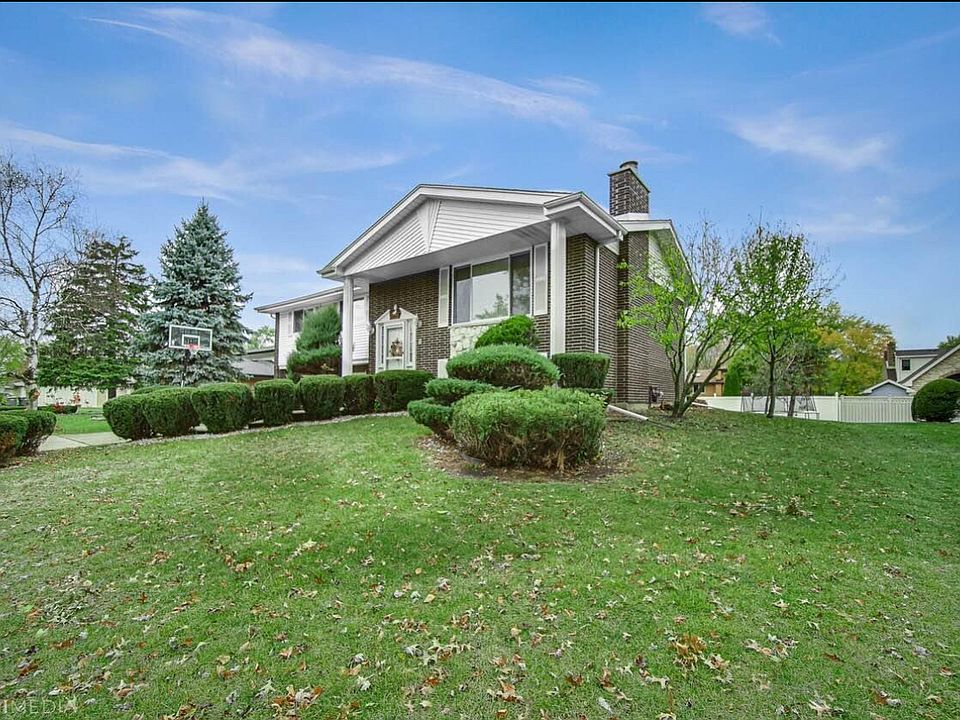 1st image of 8548 Spruce Dr