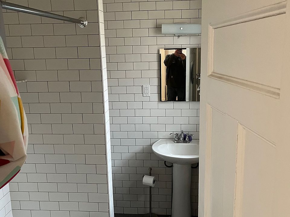 1st image of 7 Granger Pl APT 1