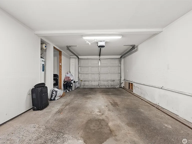 838 Prospect Aly — Photo 16