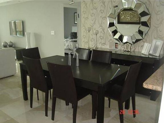 DINNIG ROOM