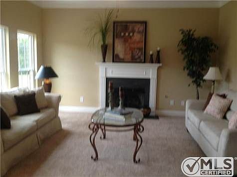 3rd image of 3113 Palomar Dr
