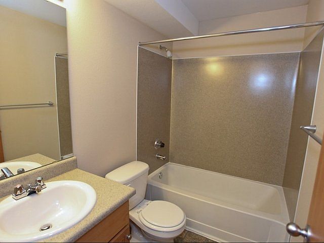1st image of 116-00 199th St