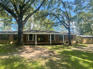 37 Anchor Lake Rd, Carriere, MS 39426