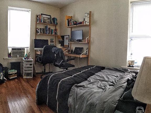 2nd image of 2333 32nd St APT A2