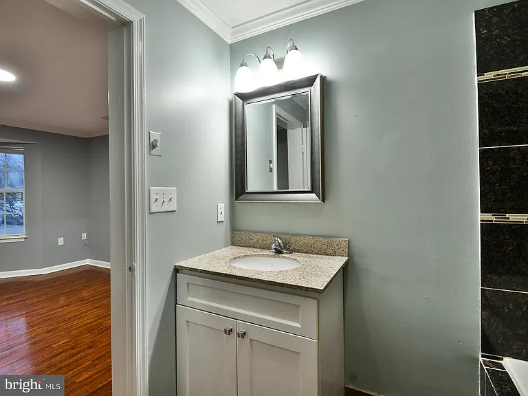 9720 Lake Pointe Ct #102 — Photo 23