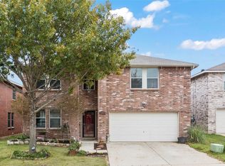632 Silvertop Rd, Arlington, TX 76002