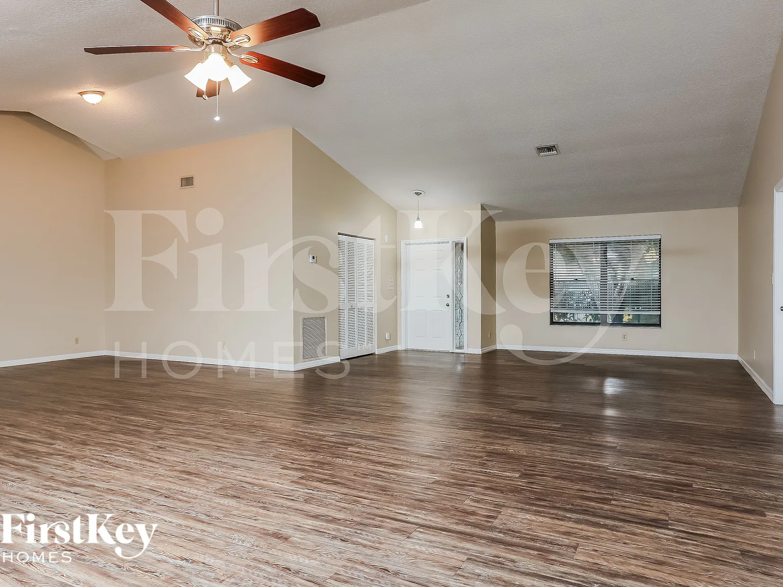 4 bed, 2.0 bath, 2975 sqft, $4,260 — Photo 3