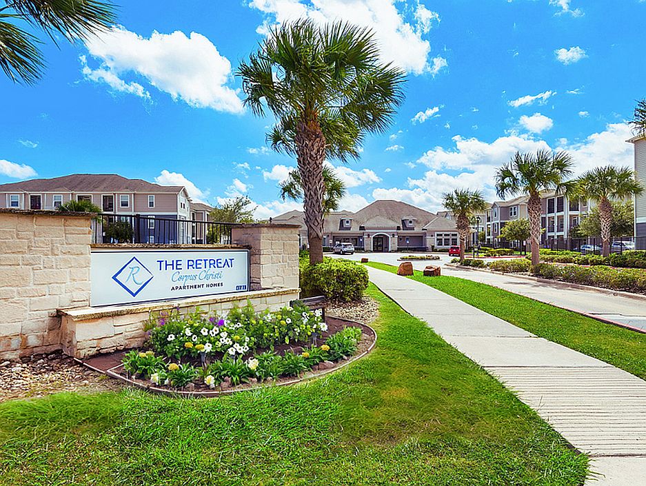 Monument Sign at The Retreat in Corpus Christi, TX _ Premier Residential Community