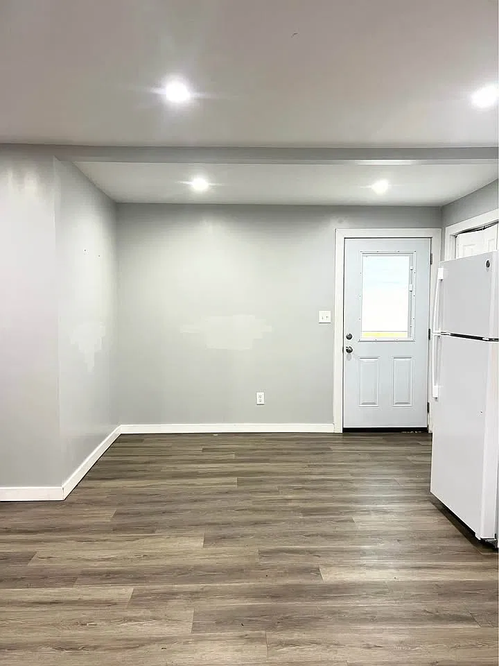 1 bed, 400 sqft, $2,150 — Photo 3