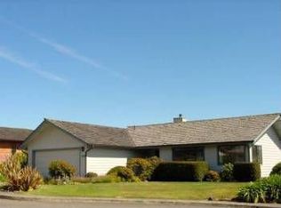 1404 View Ct, Brookings, OR 97415