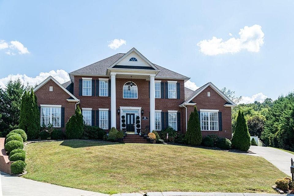 1st image of 1109N Broughton Ct