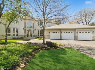 566 Thorngate Ln, Riverwoods, IL 60015