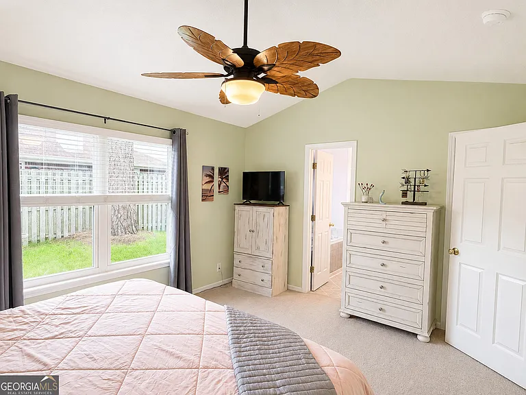 102 Summer Dr — Photo 26