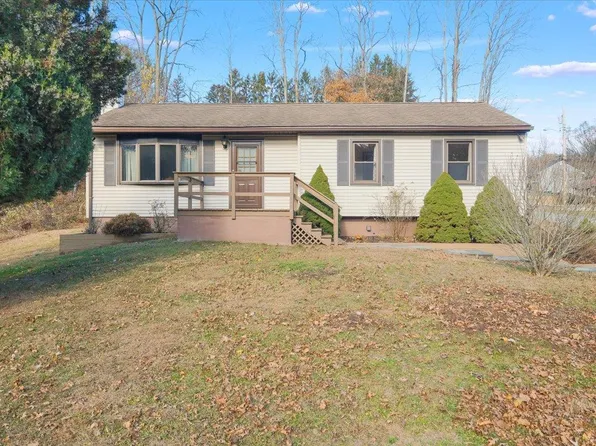 10 Maple Road, Poughkeepsie, NY 12601