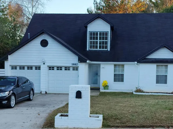 1882 Corners Cir, Lithonia, GA 30058