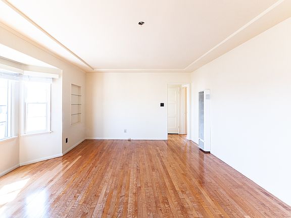 2nd image of 1332 Centinela Ave