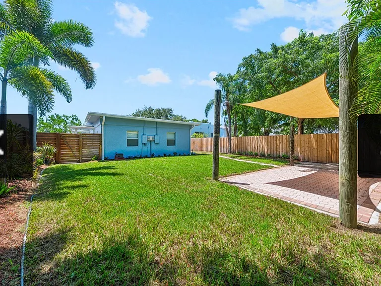 251 Royal Ct — Photo 9