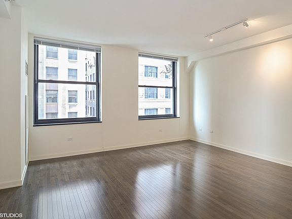 5th image of 6 N Michigan Ave Unit 1106