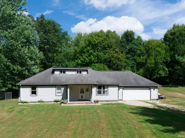 5 East St, Worthington, IN 47471