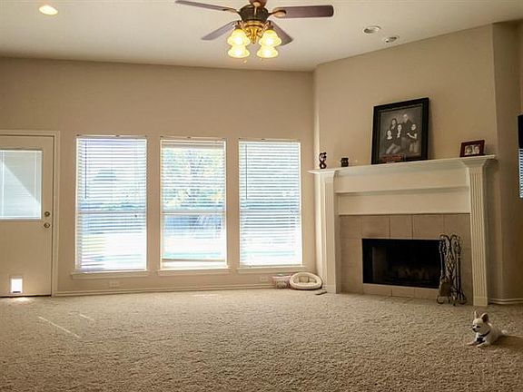 2nd image of 1020 Greenbriar Ct
